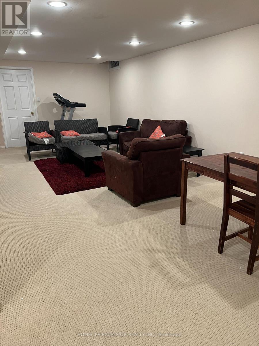 3408 Water Lily Court, Mississauga, Ontario  L5N 6B5 - Photo 19 - W12591750