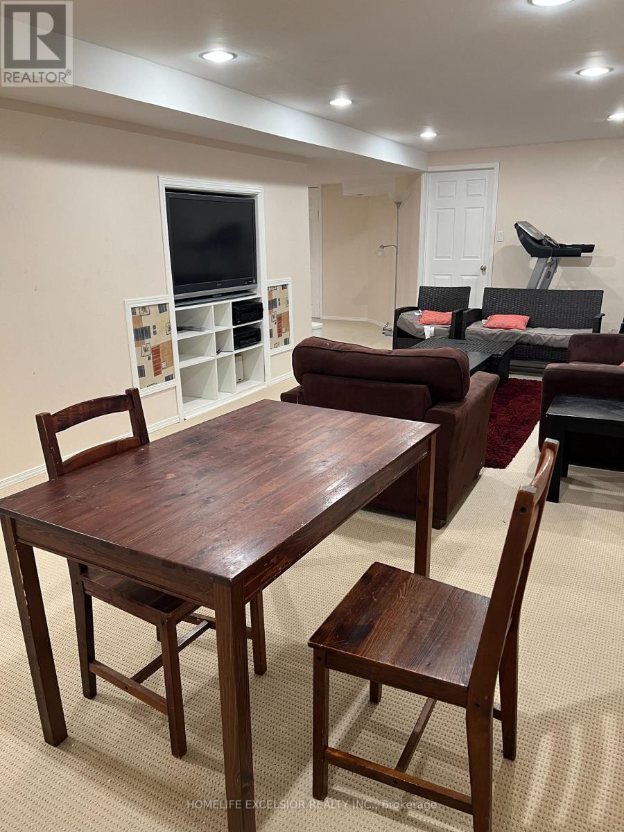 3408 Water Lily Court, Mississauga, Ontario  L5N 6B5 - Photo 20 - W12591750