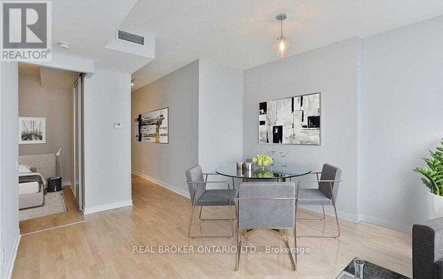 2201 - 90 Park Lawn Road, Toronto, Ontario  M8Y 0B6 - Photo 7 - W12591774