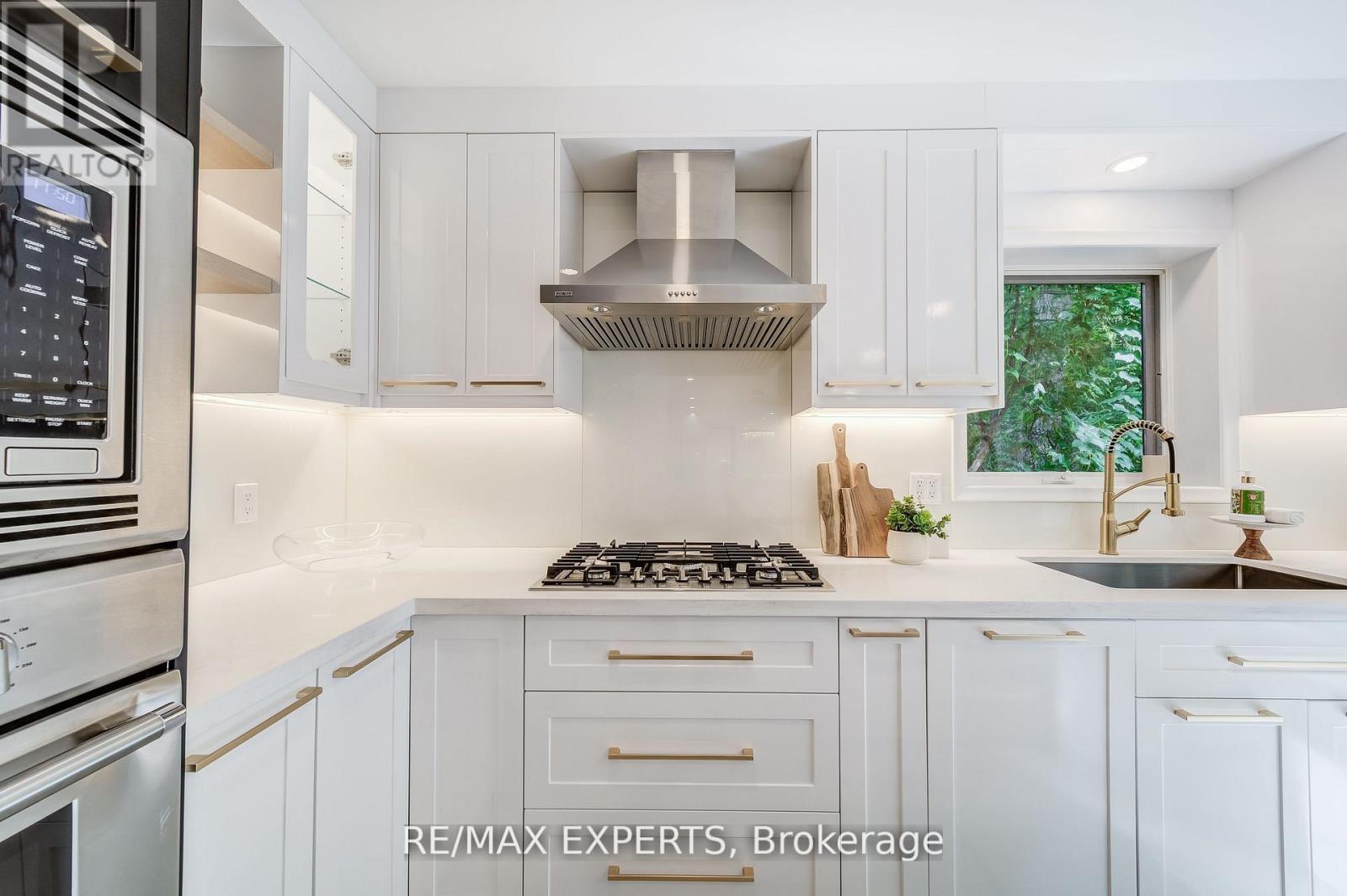 1135 Greenoaks Drive, Mississauga, Ontario  L5J 3A1 - Photo 19 - W12591828