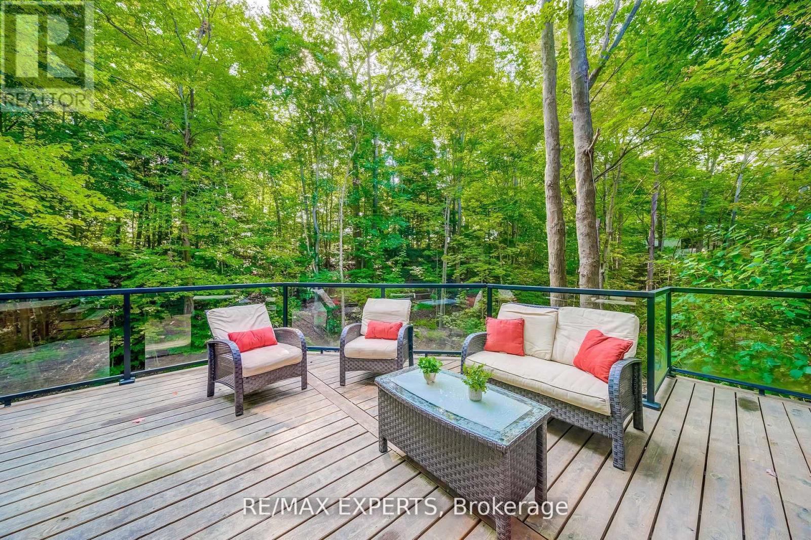 1135 Greenoaks Drive, Mississauga, Ontario  L5J 3A1 - Photo 37 - W12591828