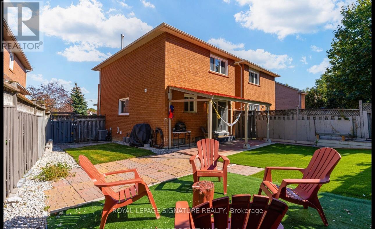 69 Alaskan Summit Court, Brampton, Ontario L6R 1N9 - Photo 26 - W12591832