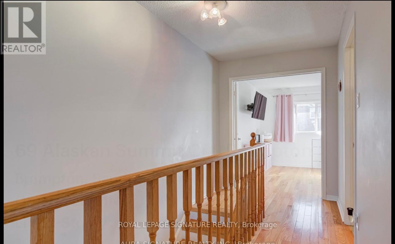 69 Alaskan Summit Court, Brampton, Ontario L6R 1N9 - Photo 13 - W12591832