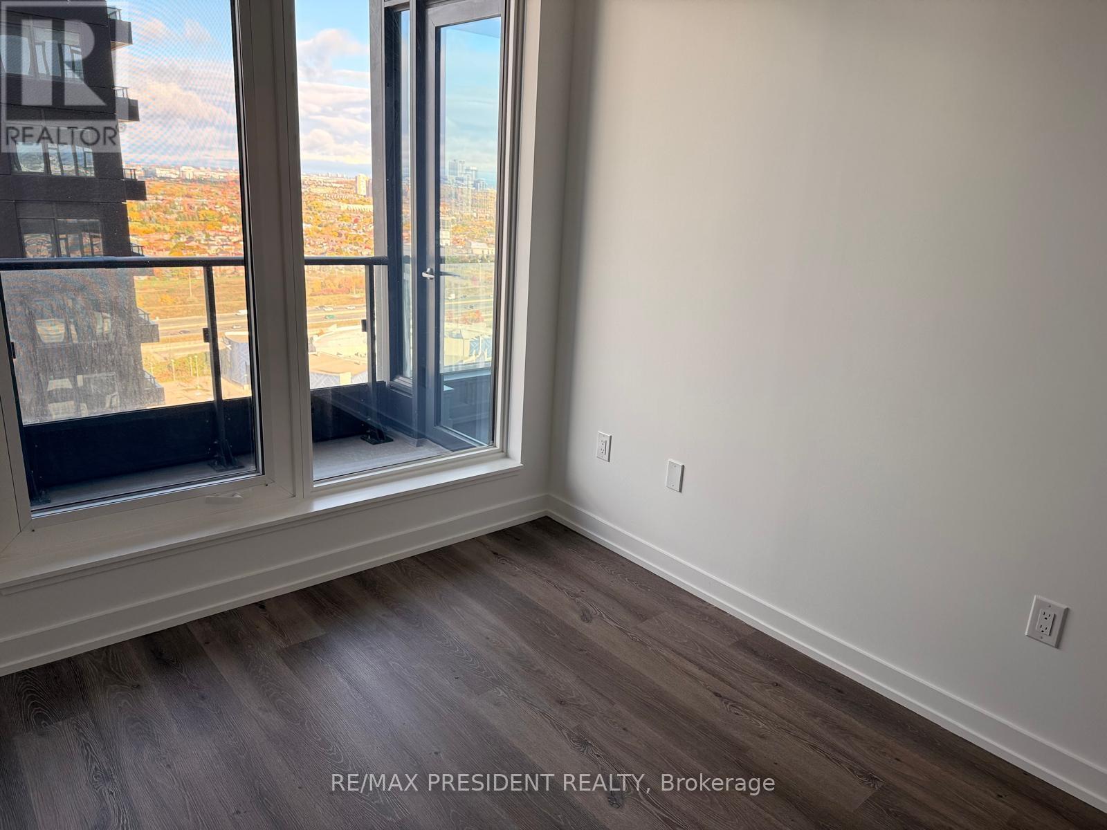 2611 - 395 Square One Drive, Mississauga, Ontario  L5B 0P6 - Photo 2 - W12591862