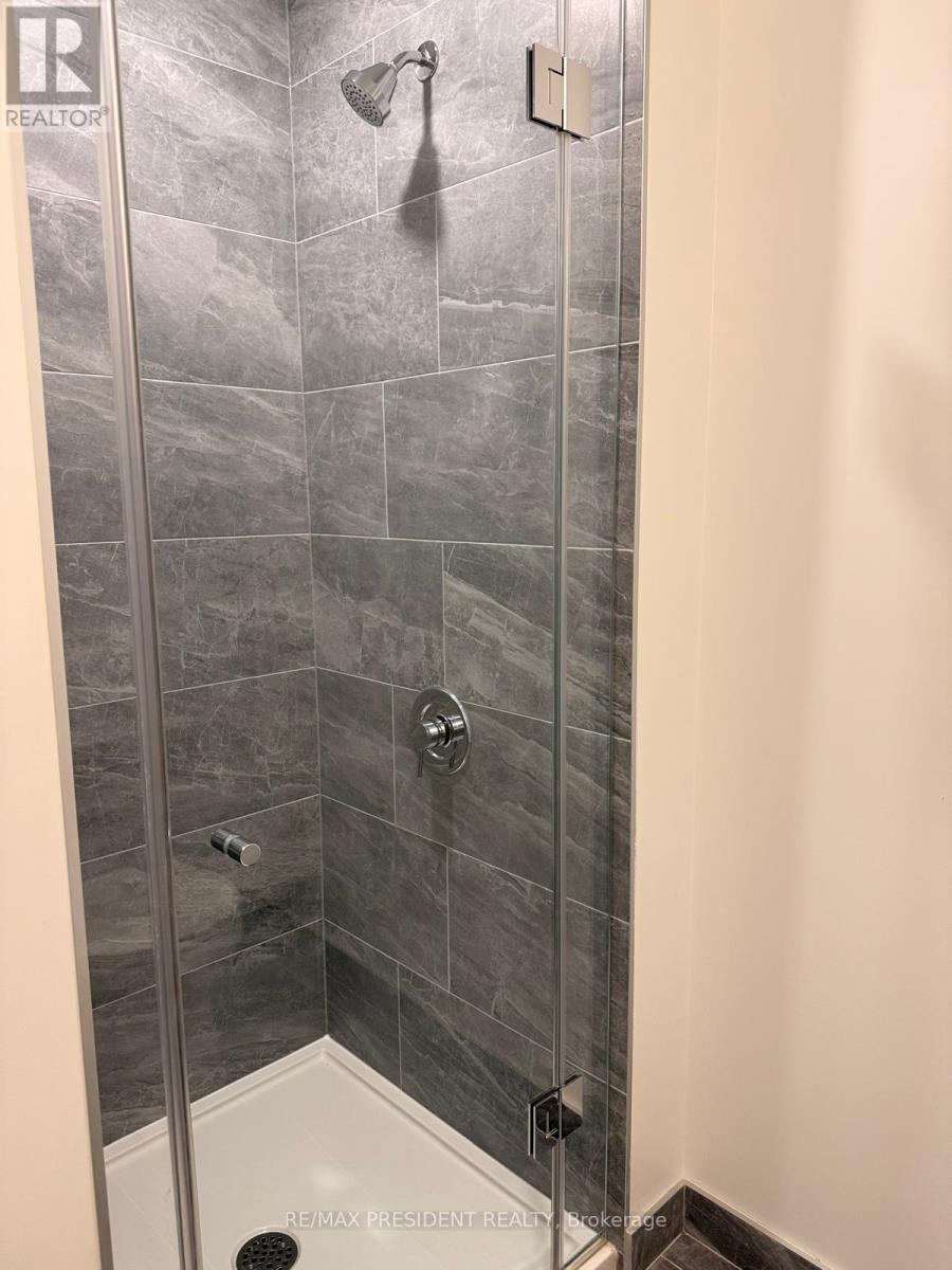 2611 - 395 Square One Drive, Mississauga, Ontario  L5B 0P6 - Photo 6 - W12591862