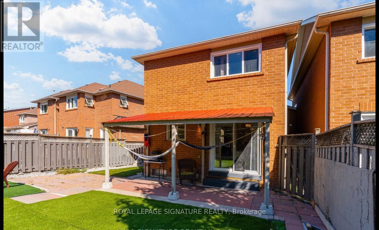 69 Alaskan Summit Court, Brampton, Ontario L6R 1N9 - Photo 25 - W12591832