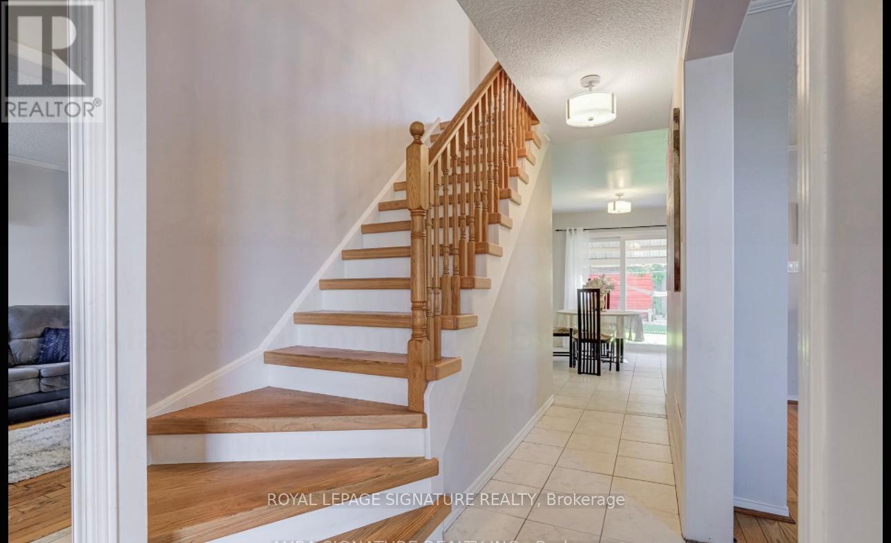 69 Alaskan Summit Court, Brampton, Ontario L6R 1N9 - Photo 12 - W12591832