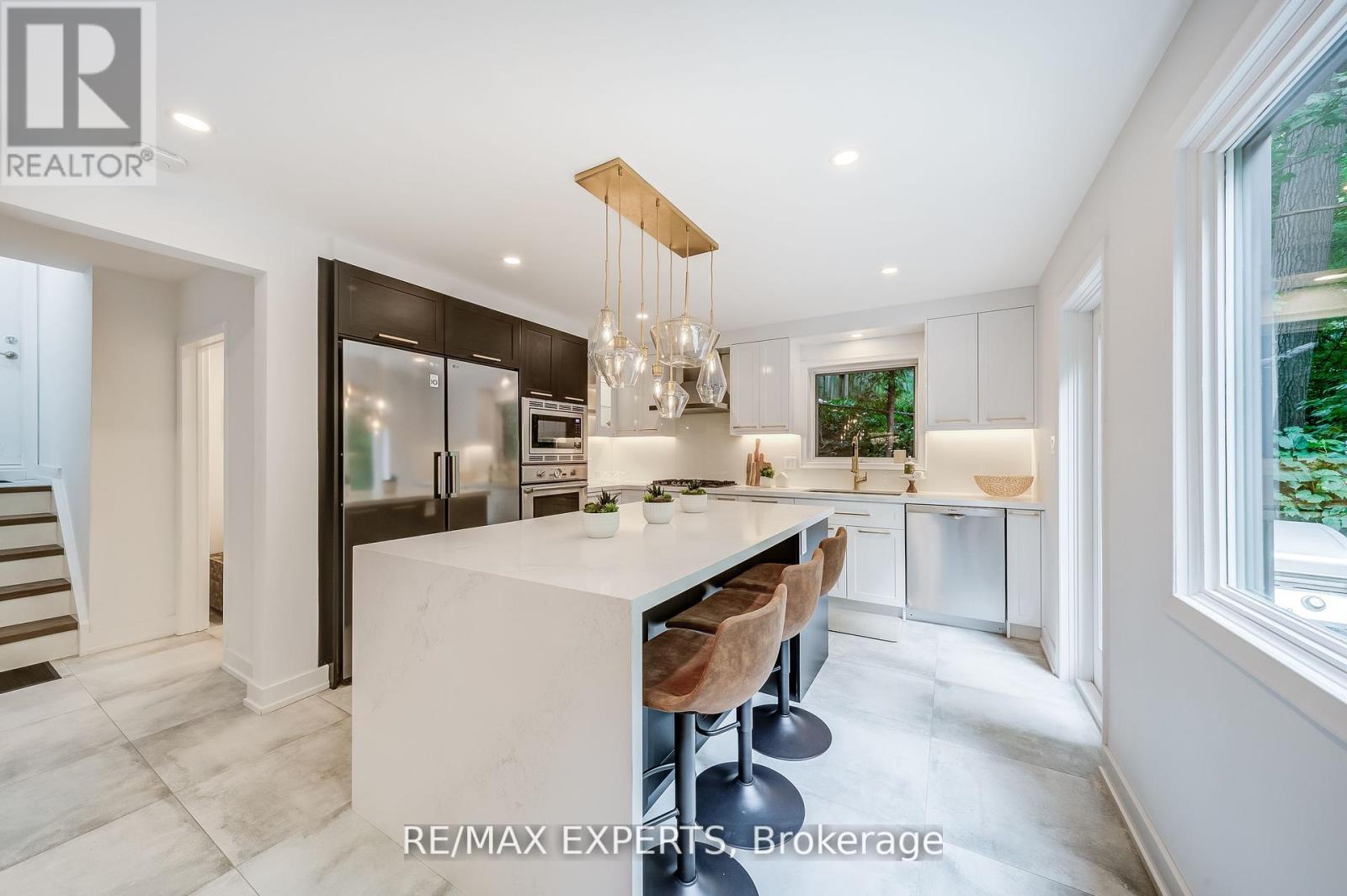 1135 Greenoaks Drive, Mississauga, Ontario  L5J 3A1 - Photo 16 - W12591828