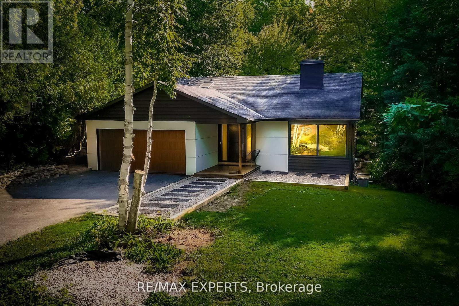 1135 Greenoaks Drive, Mississauga, Ontario  L5J 3A1 - Photo 2 - W12591828