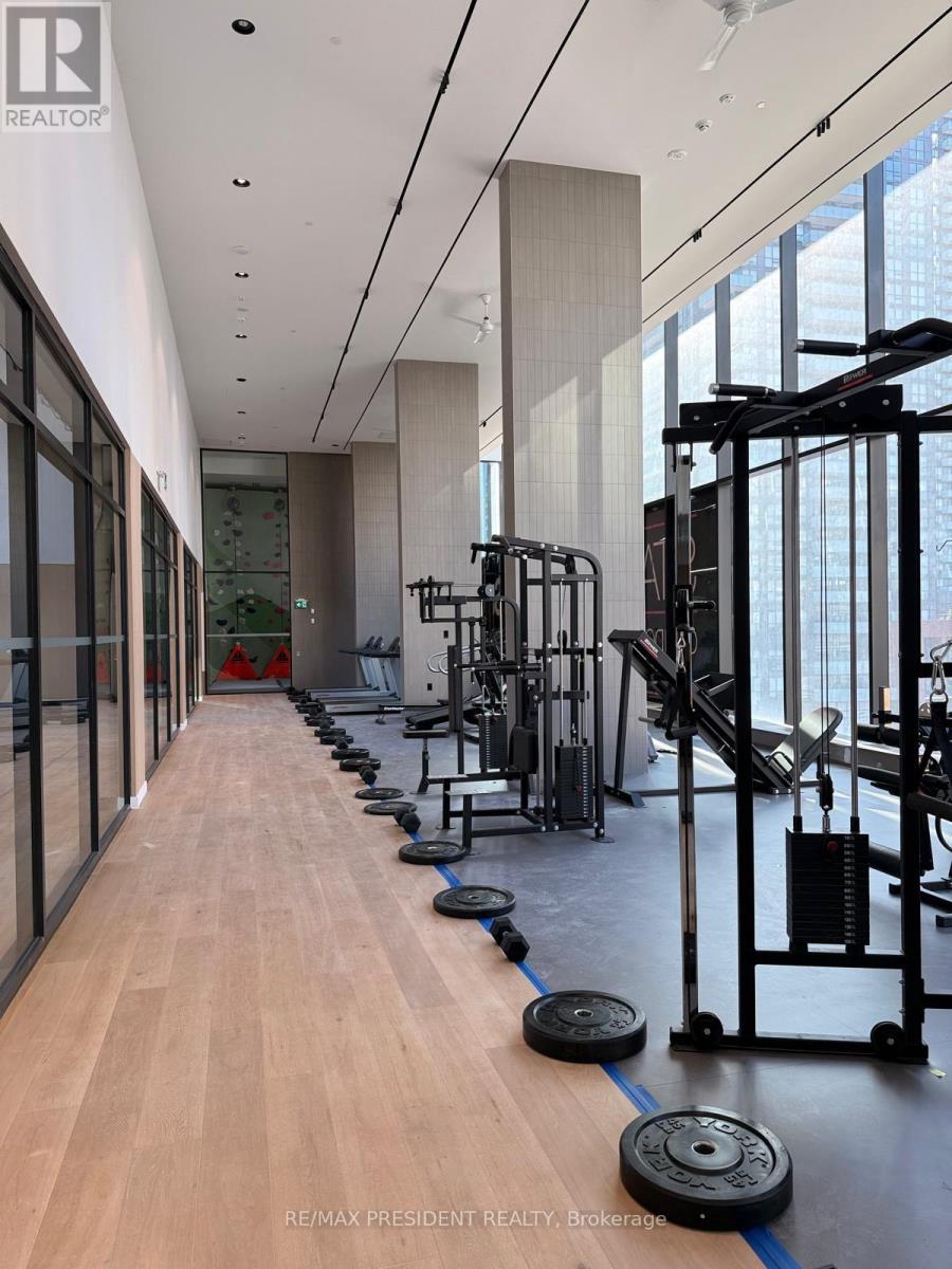 2611 - 395 Square One Drive, Mississauga, Ontario  L5B 0P6 - Photo 7 - W12591862