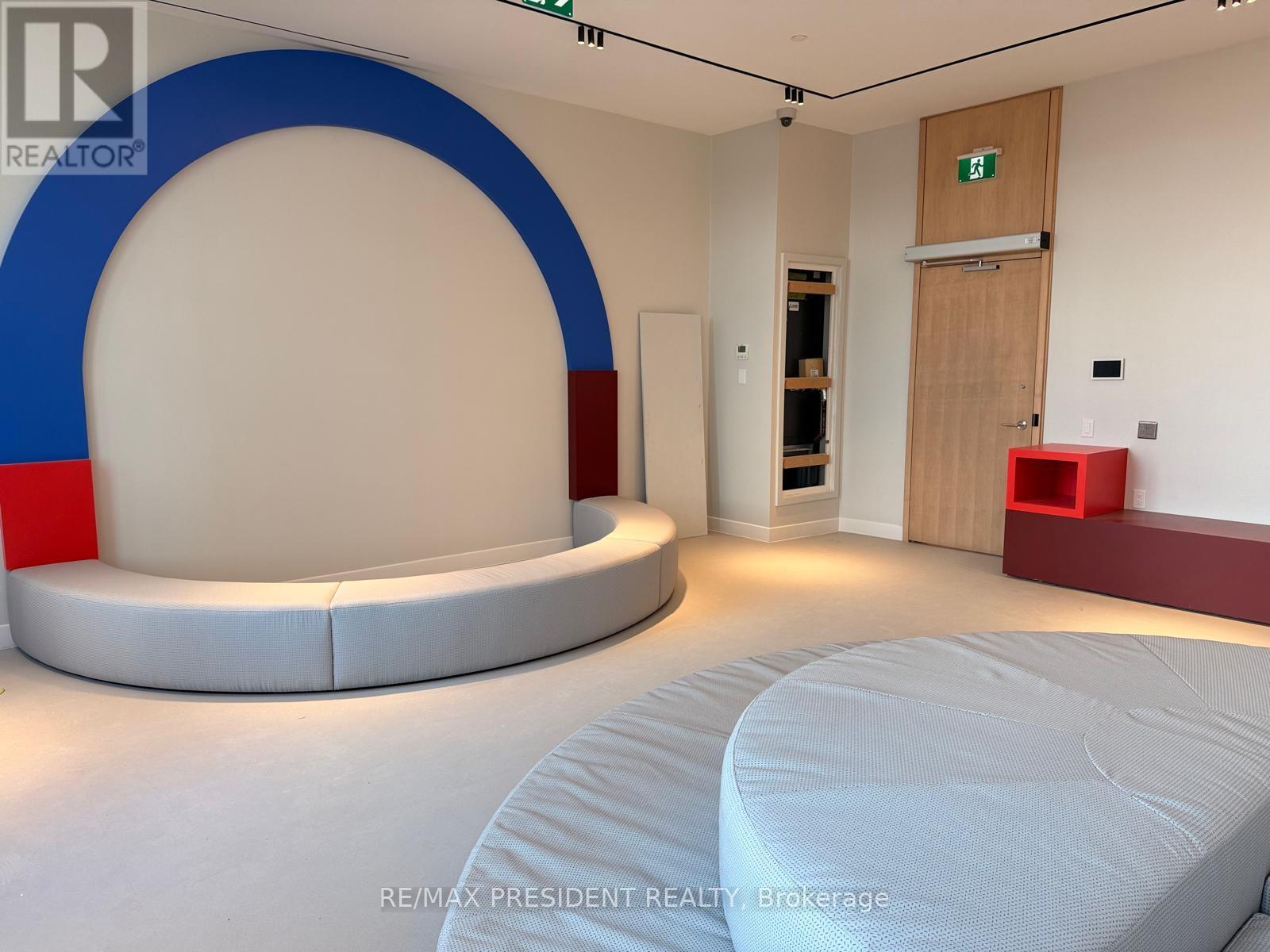 2611 - 395 Square One Drive, Mississauga, Ontario  L5B 0P6 - Photo 9 - W12591862