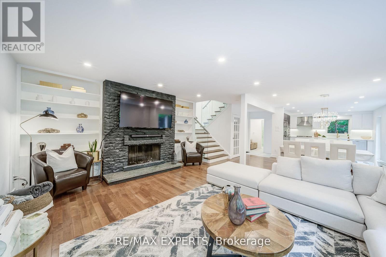 1135 Greenoaks Drive, Mississauga, Ontario  L5J 3A1 - Photo 12 - W12591828