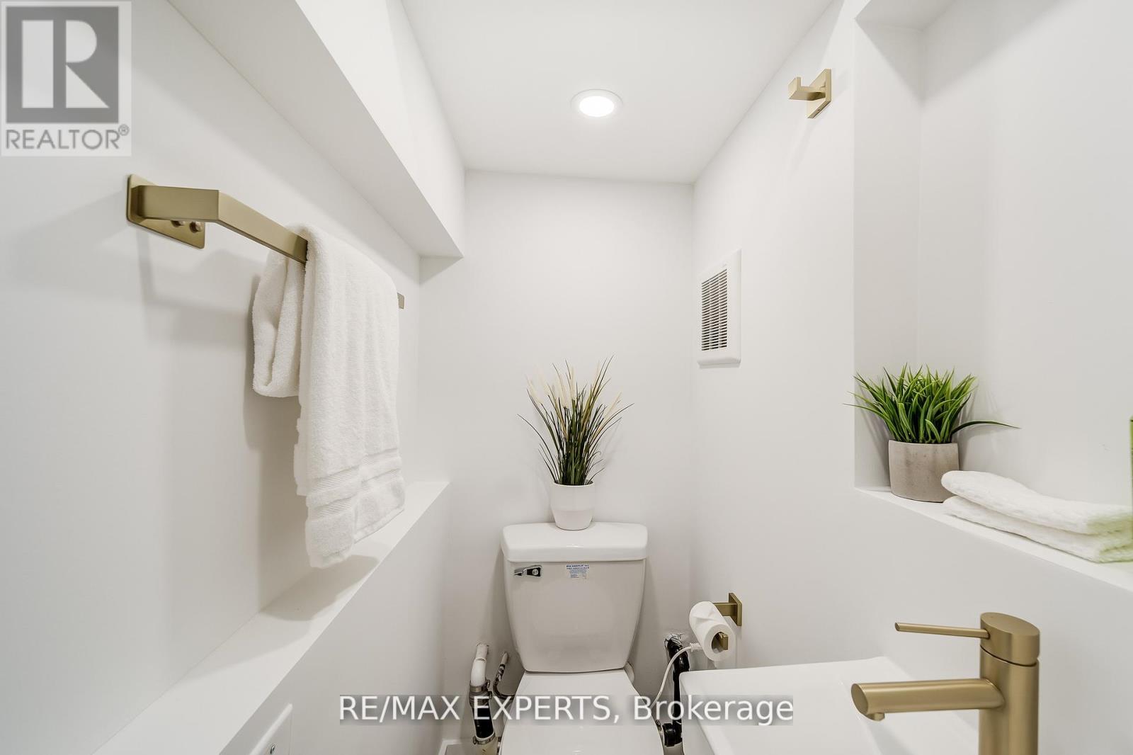 1135 Greenoaks Drive, Mississauga, Ontario  L5J 3A1 - Photo 34 - W12591828