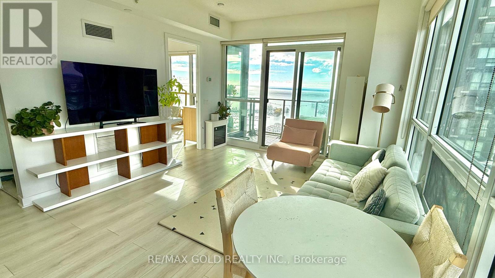 4104 - 2200 Lakeshore Boulevard W, Toronto, Ontario M8V 1A4 - Photo 9 - W12591868