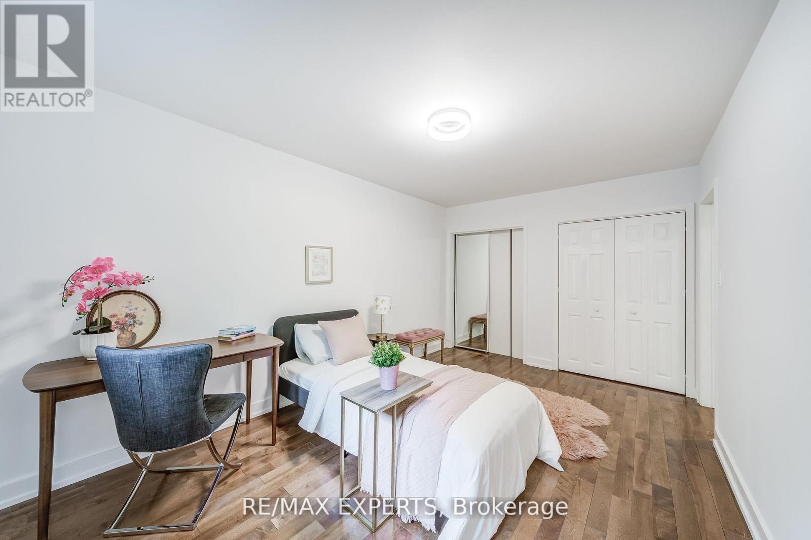 1135 Greenoaks Drive, Mississauga, Ontario  L5J 3A1 - Photo 32 - W12591828