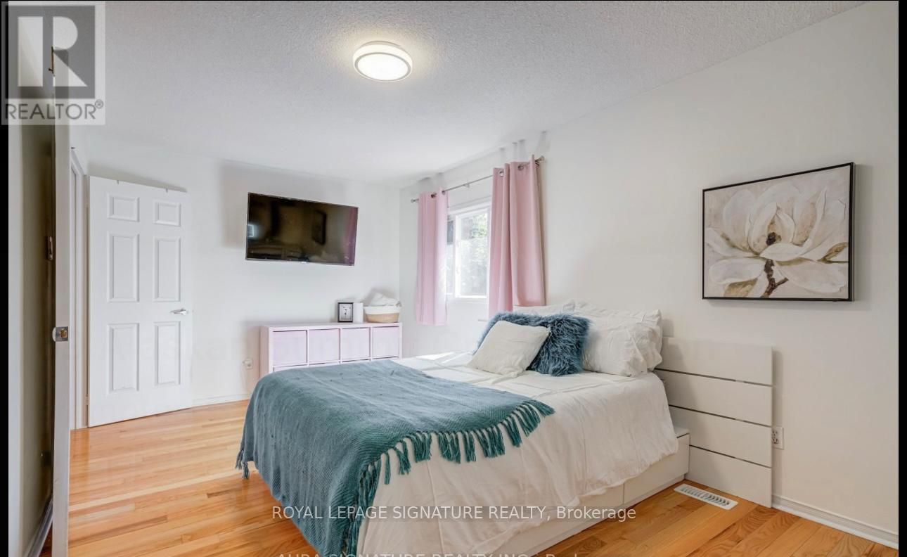 69 Alaskan Summit Court, Brampton, Ontario L6R 1N9 - Photo 16 - W12591832