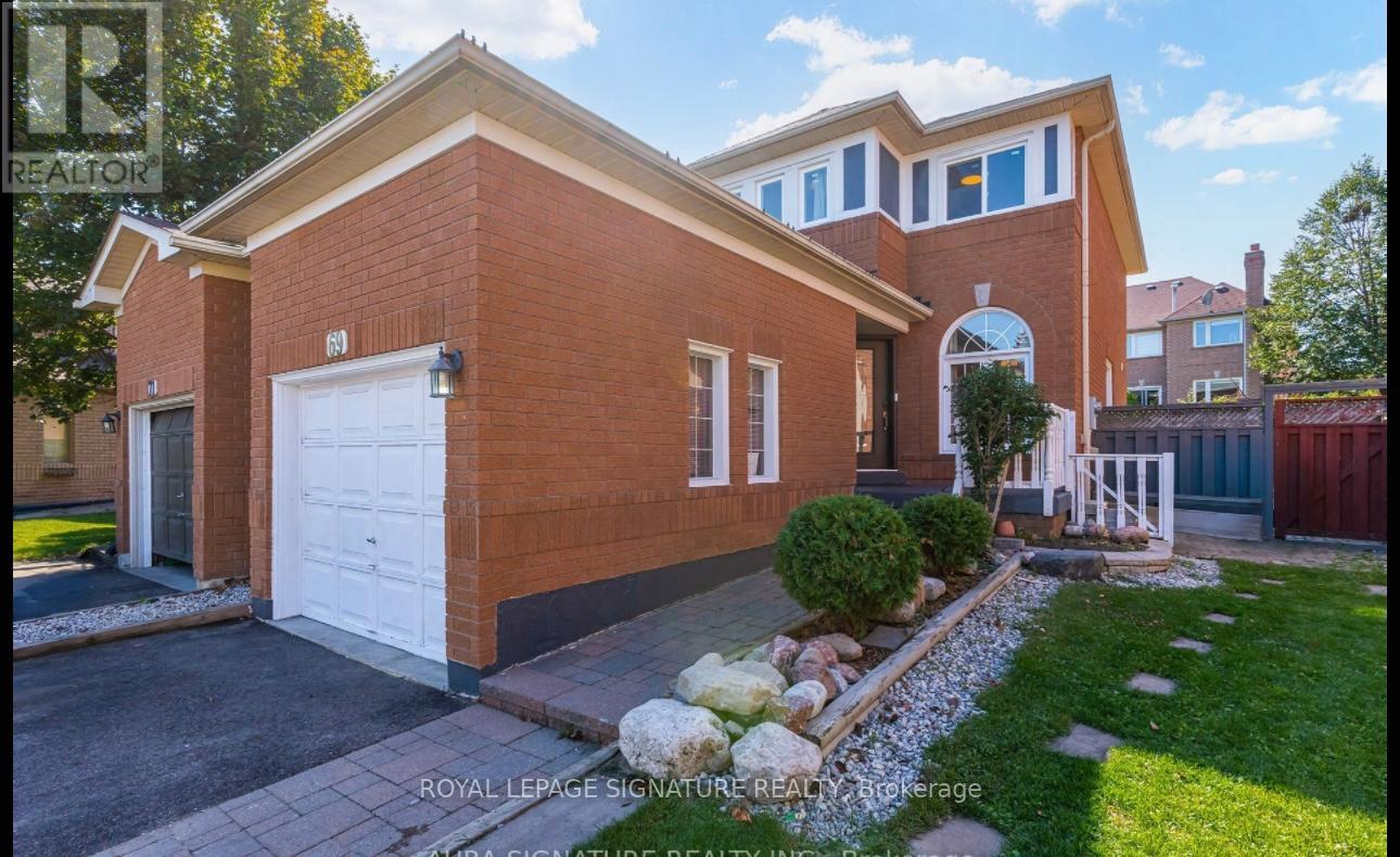 69 Alaskan Summit Court, Brampton, Ontario L6R 1N9 - Photo 2 - W12591832