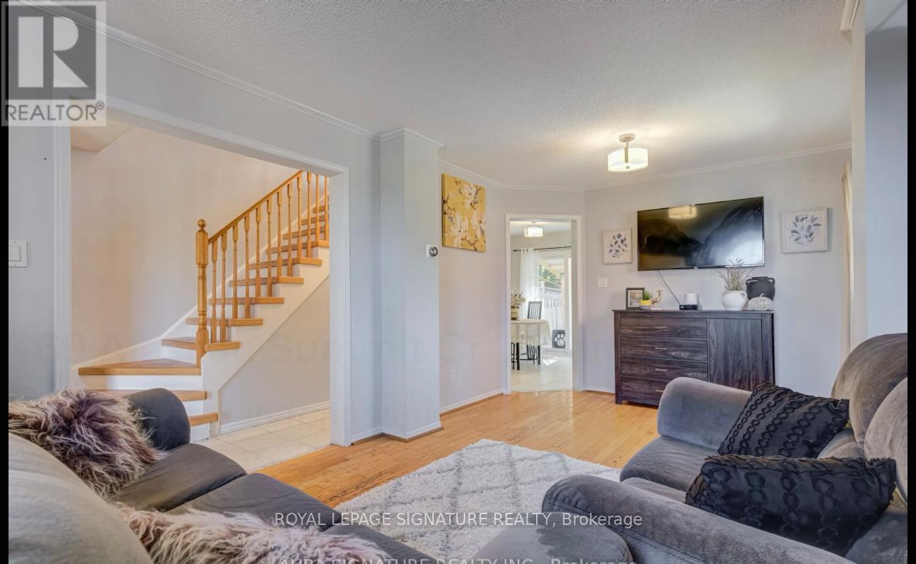 69 Alaskan Summit Court, Brampton, Ontario L6R 1N9 - Photo 7 - W12591832