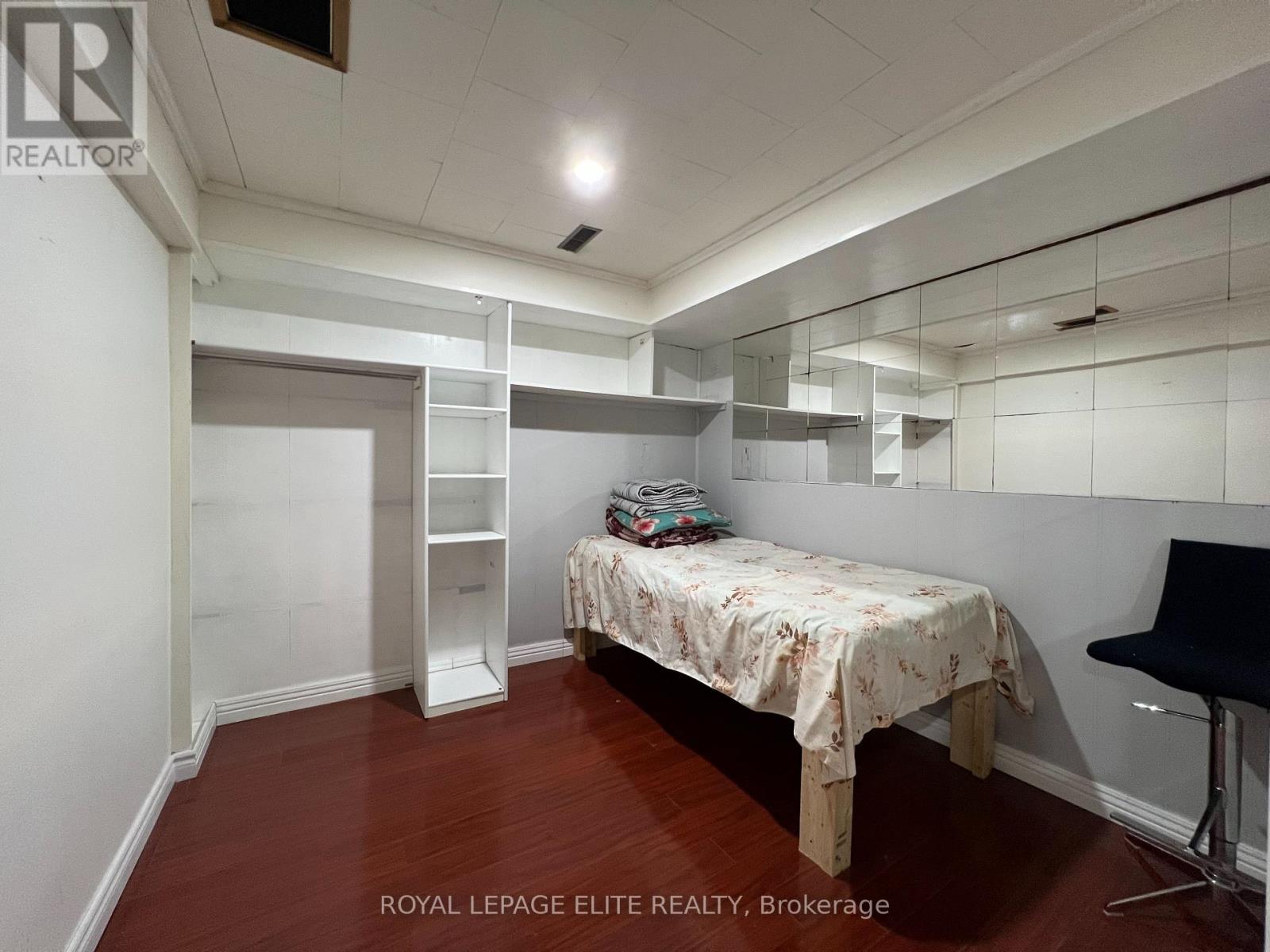 3281 Martins Pine Crescent, Mississauga, Ontario  L5L 1G3 - Photo 7 - W12591908