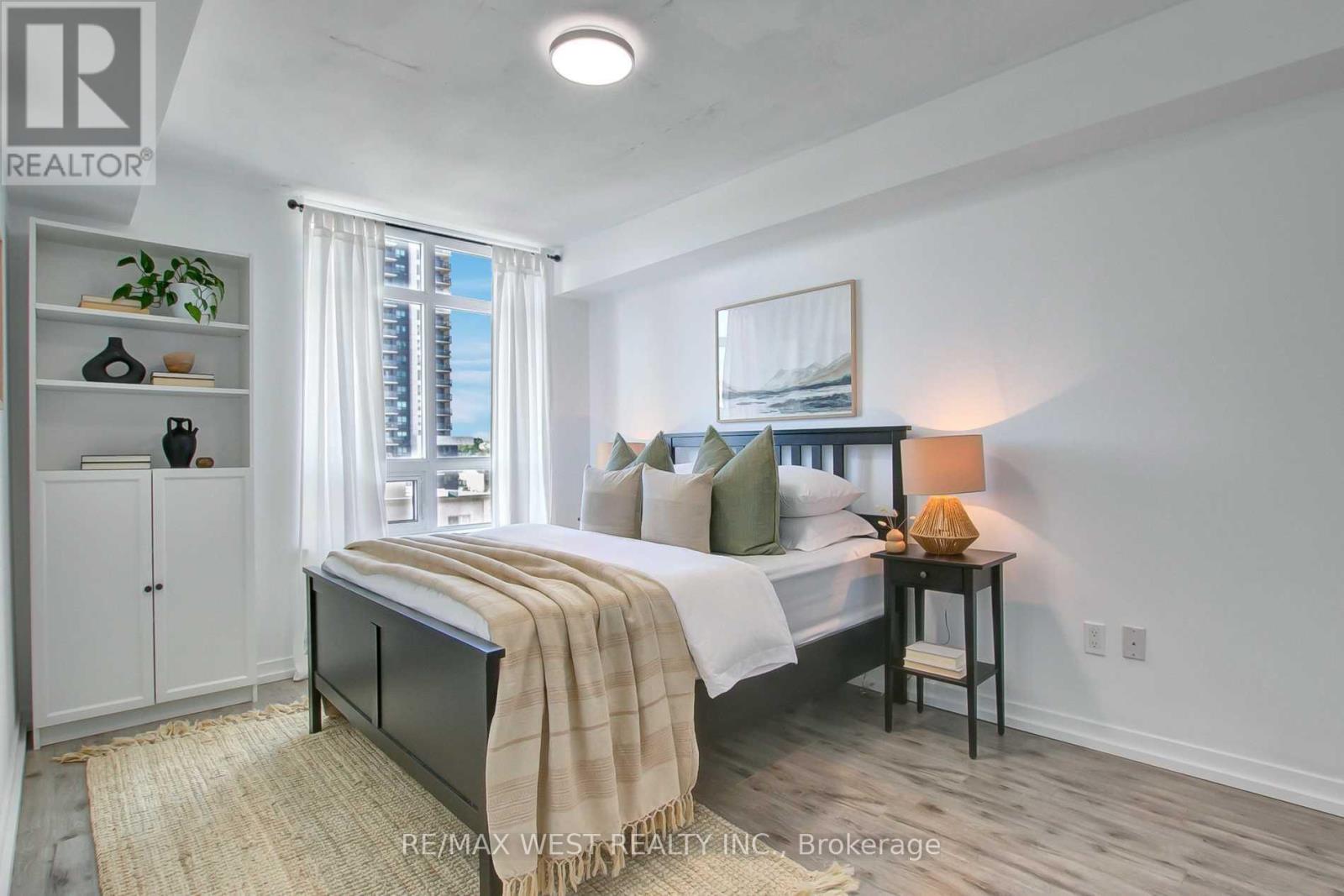 704 - 816 Lansdowne Avenue, Toronto, Ontario  M6H 4K6 - Photo 11 - W12591898