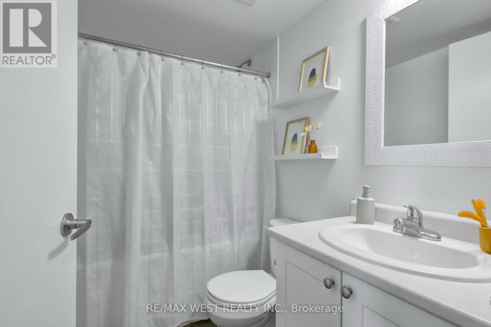 704 - 816 Lansdowne Avenue, Toronto, Ontario  M6H 4K6 - Photo 15 - W12591898