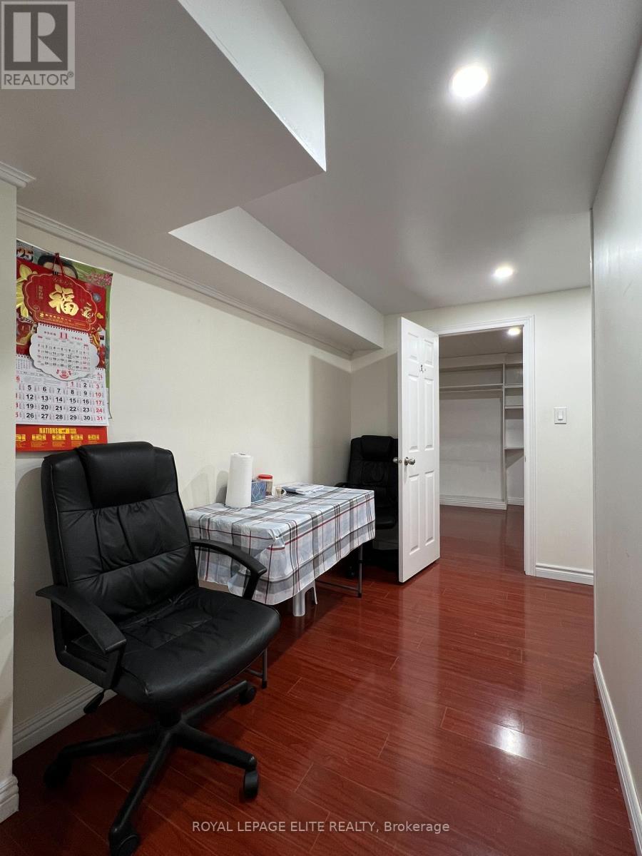 3281 Martins Pine Crescent, Mississauga, Ontario  L5L 1G3 - Photo 4 - W12591908