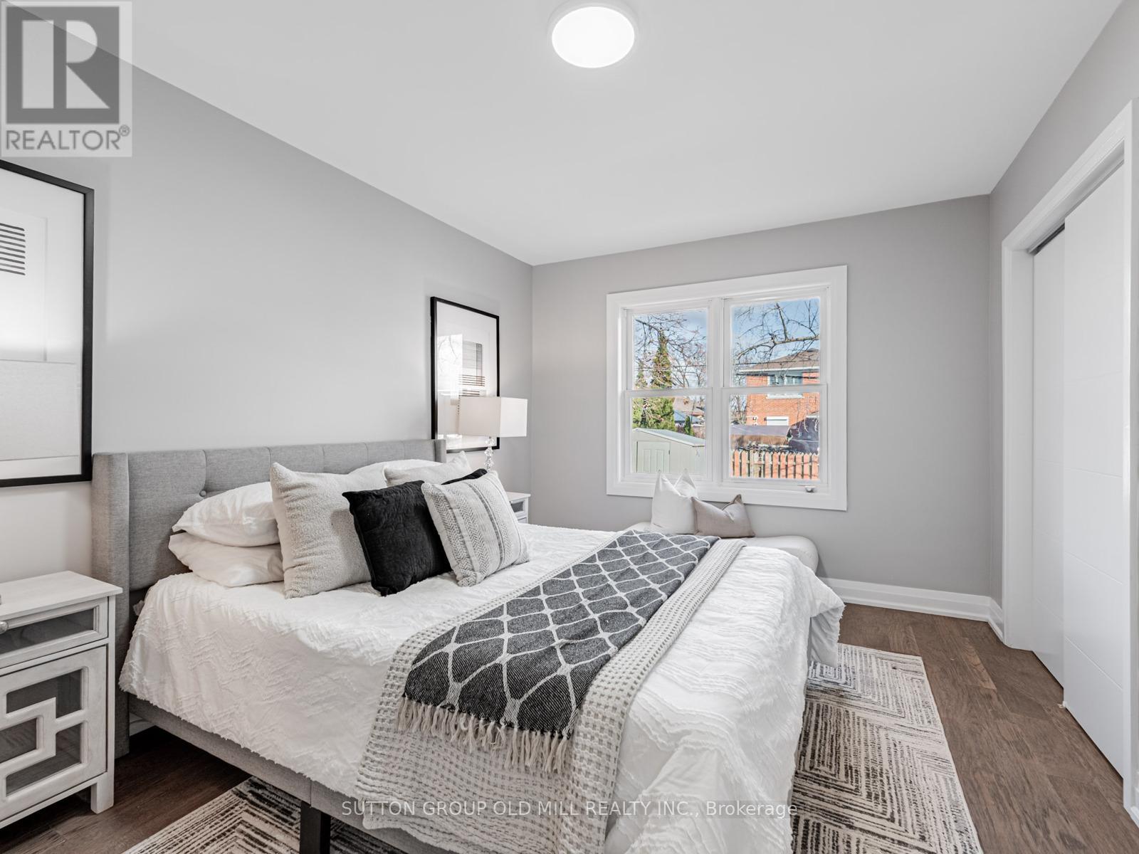 7 Heatherglen Road, Toronto, Ontario M9W 4P9 - Photo 15 - W12591924