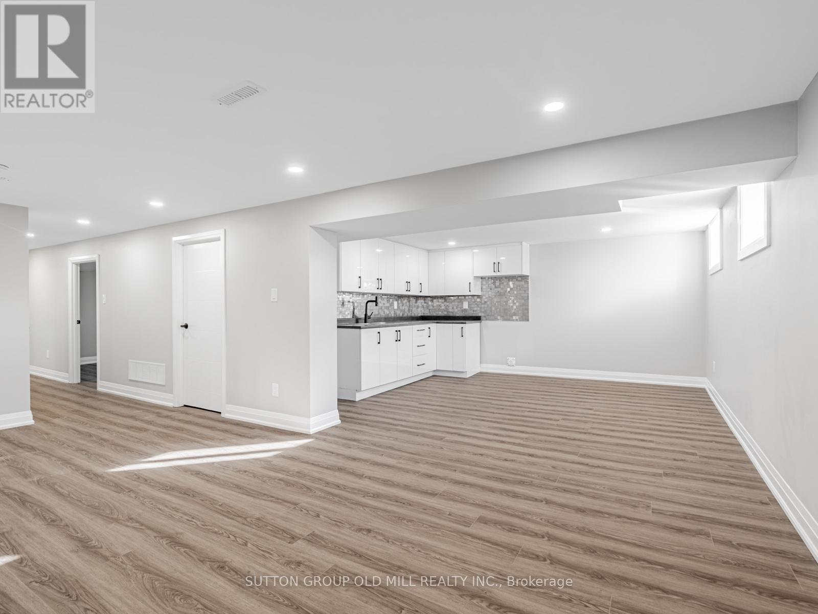 7 Heatherglen Road, Toronto, Ontario M9W 4P9 - Photo 24 - W12591924