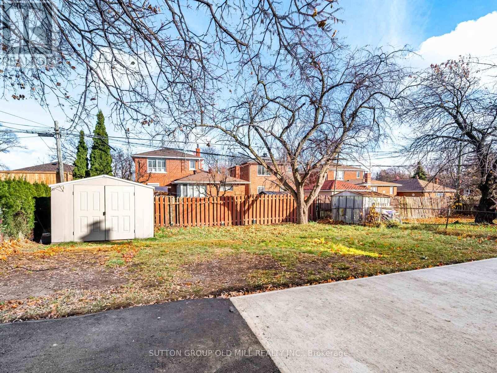 7 Heatherglen Road, Toronto, Ontario M9W 4P9 - Photo 37 - W12591924