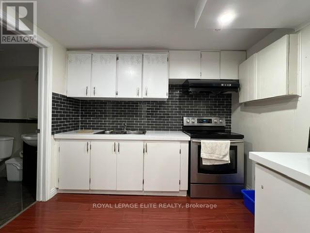 3281 Martins Pine Crescent, Mississauga, Ontario  L5L 1G3 - Photo 3 - W12591908