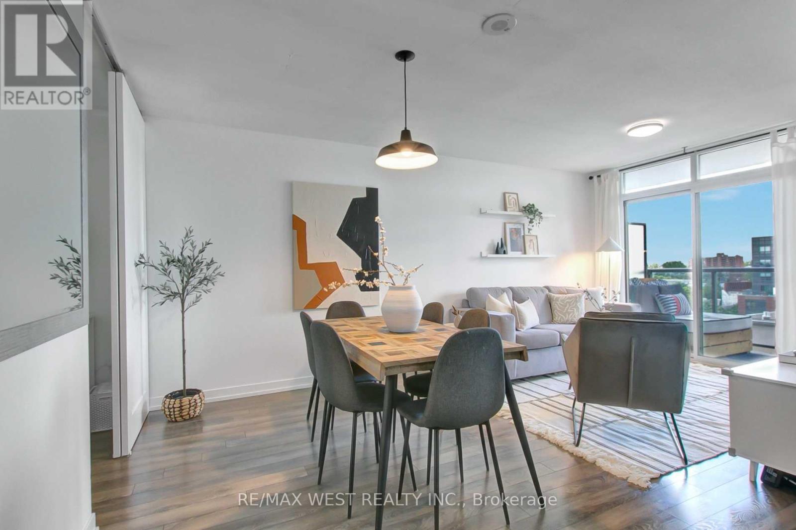 704 - 816 Lansdowne Avenue, Toronto, Ontario  M6H 4K6 - Photo 10 - W12591898