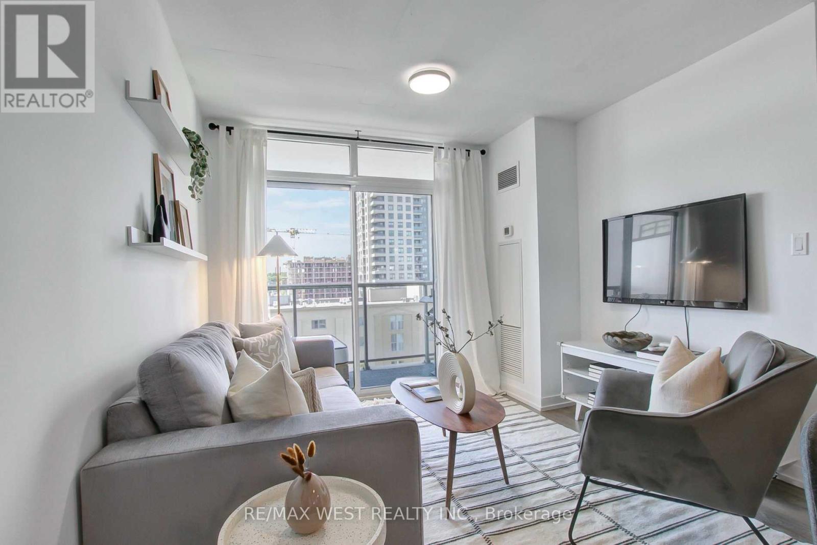 704 - 816 Lansdowne Avenue, Toronto, Ontario  M6H 4K6 - Photo 6 - W12591898