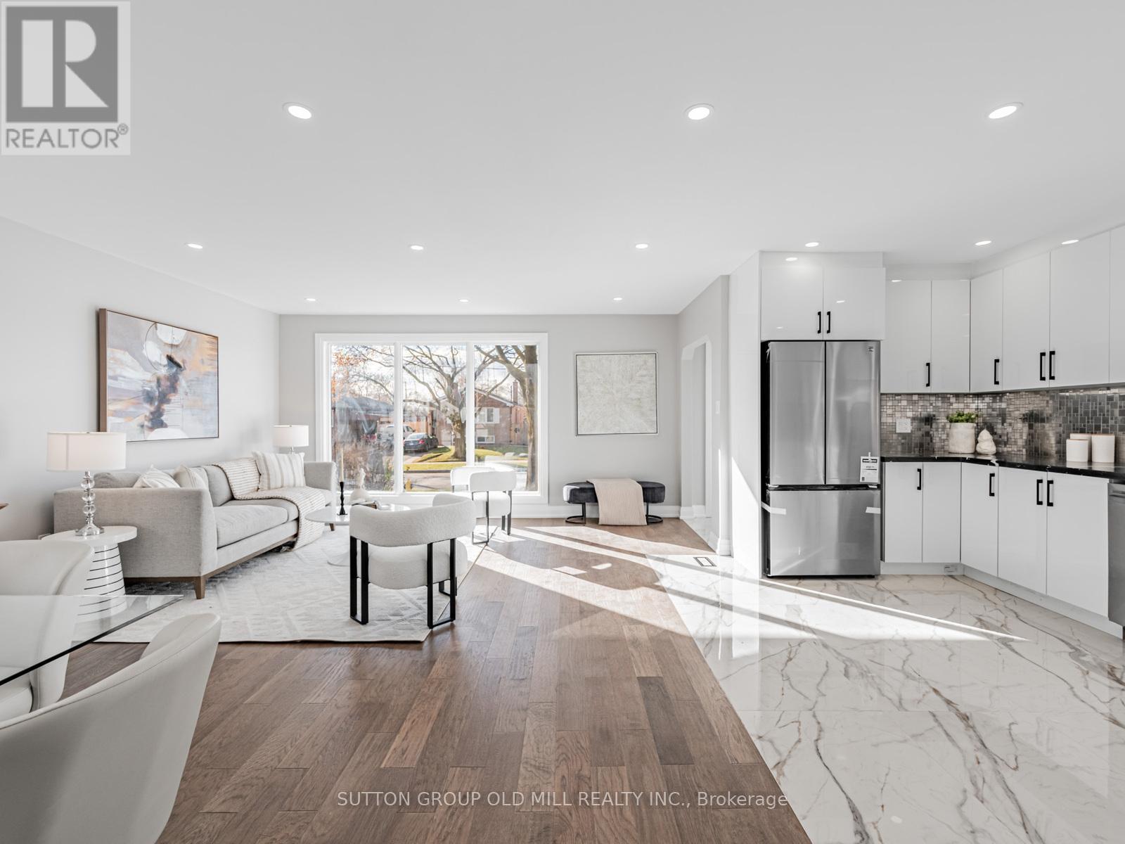 7 Heatherglen Road, Toronto, Ontario M9W 4P9 - Photo 13 - W12591924