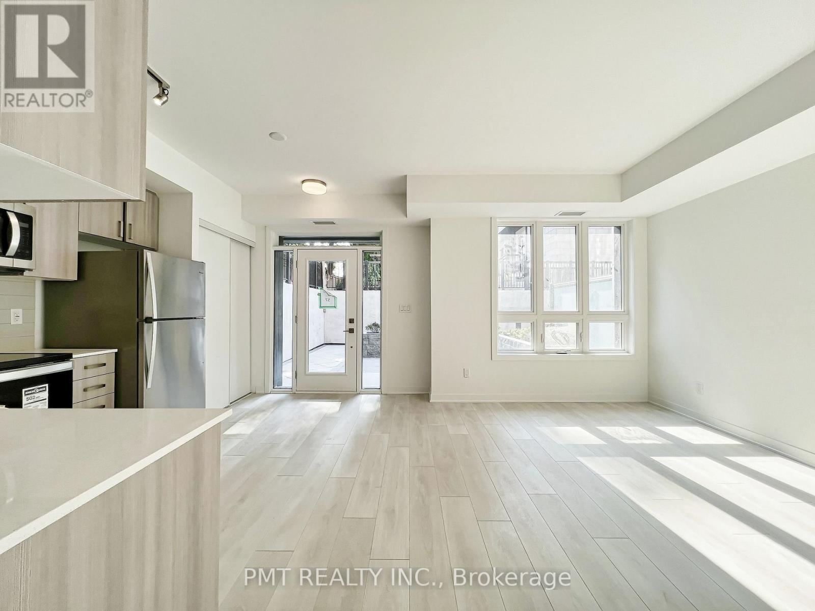 1 - 4045 Hickory Drive, Mississauga, Ontario  L4W 0G6 - Photo 2 - W12591992