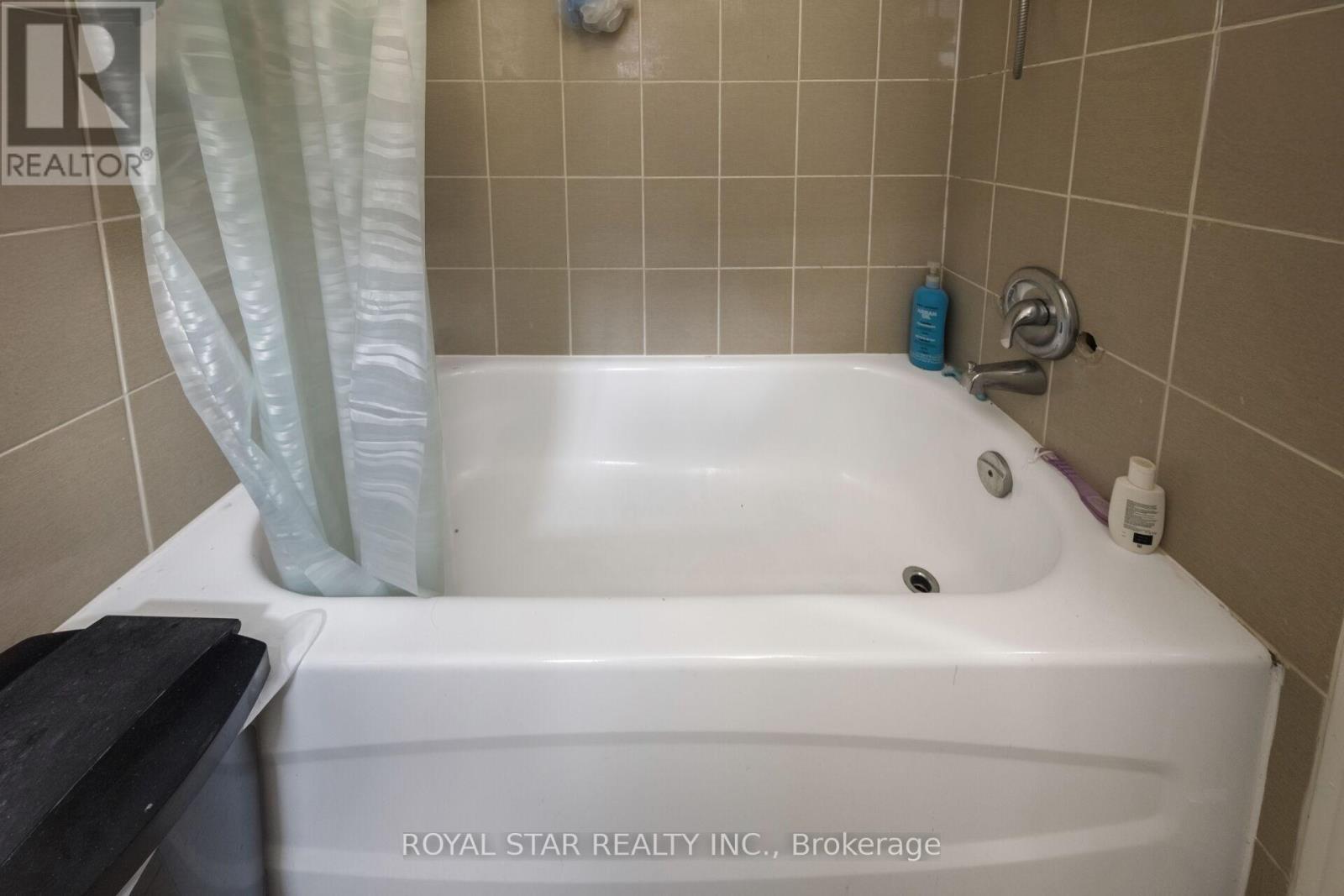 137 Ecclestone Drive, Brampton, Ontario  L6X 3P7 - Photo 23 - W12592022