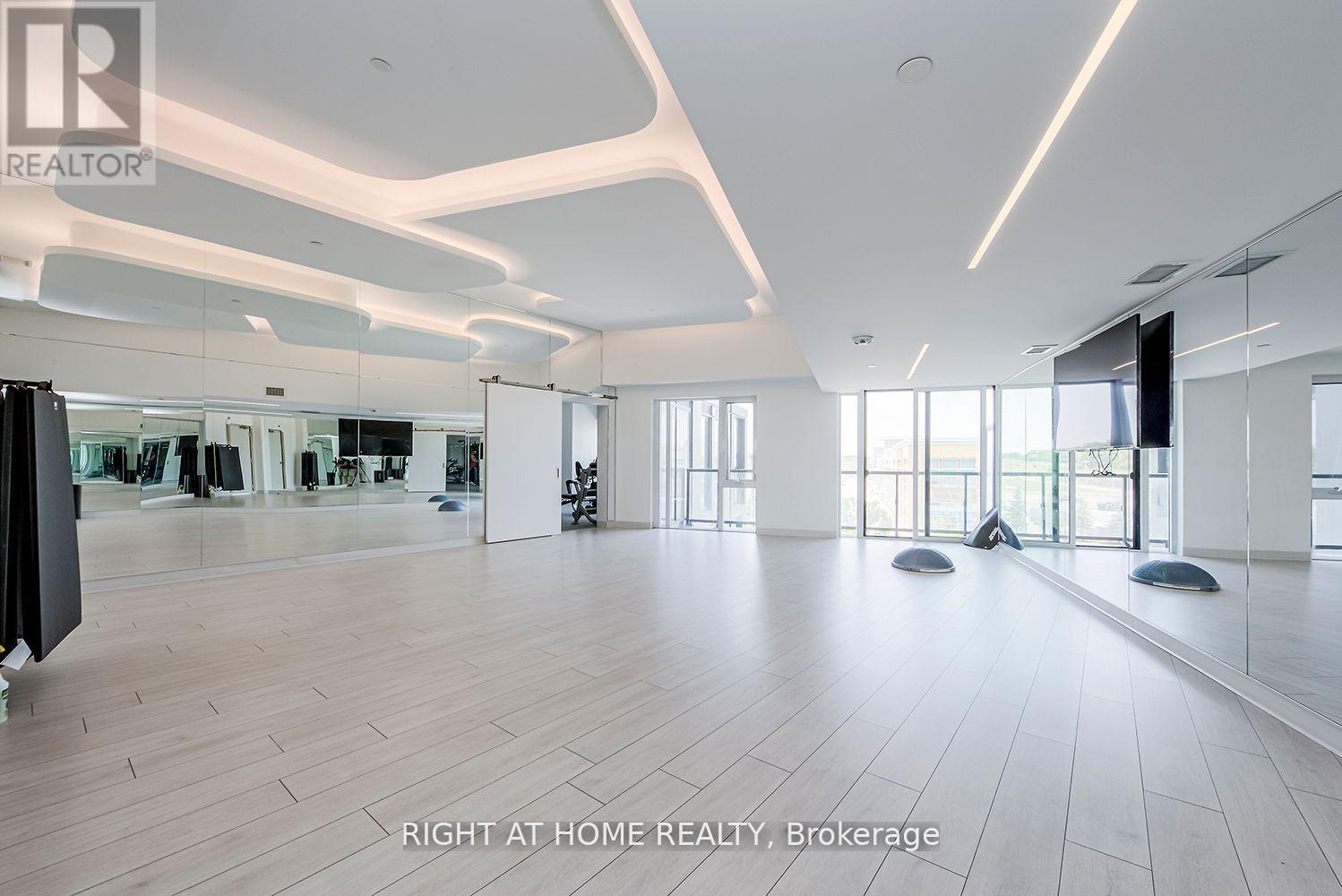 B816 - 3200 Dakota Common Way, Burlington, Ontario  L7M 0H4 - Photo 5 - W12591994