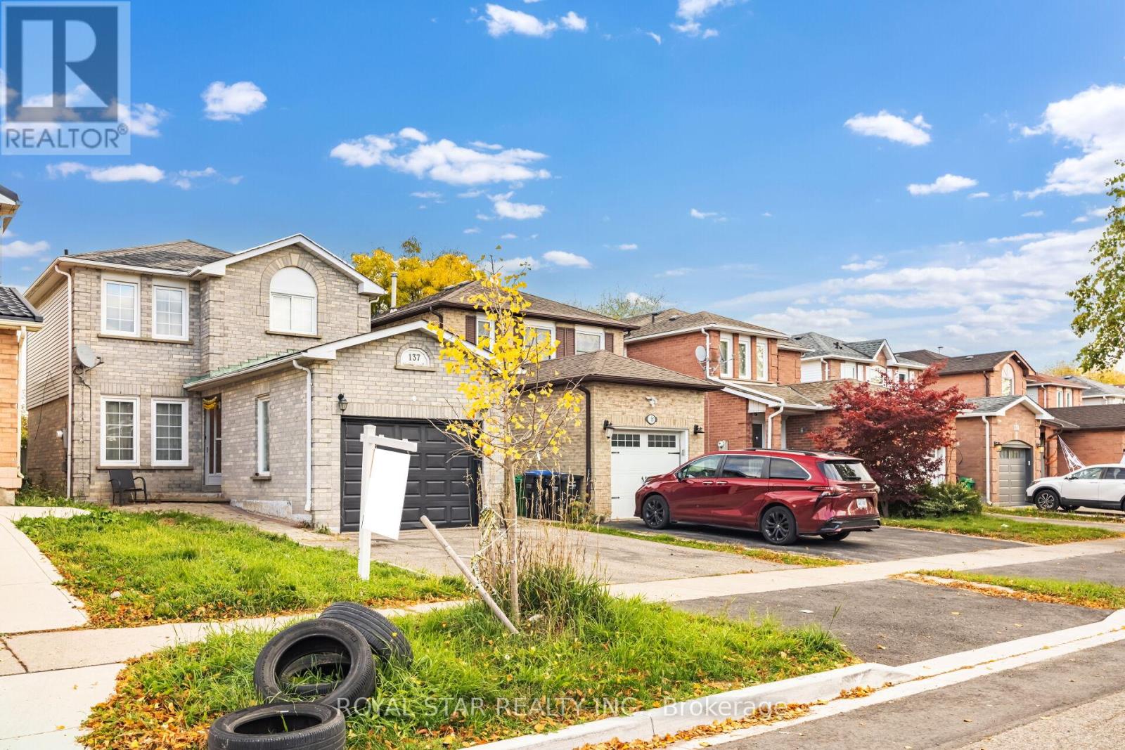 137 Ecclestone Drive, Brampton, Ontario  L6X 3P7 - Photo 5 - W12592022