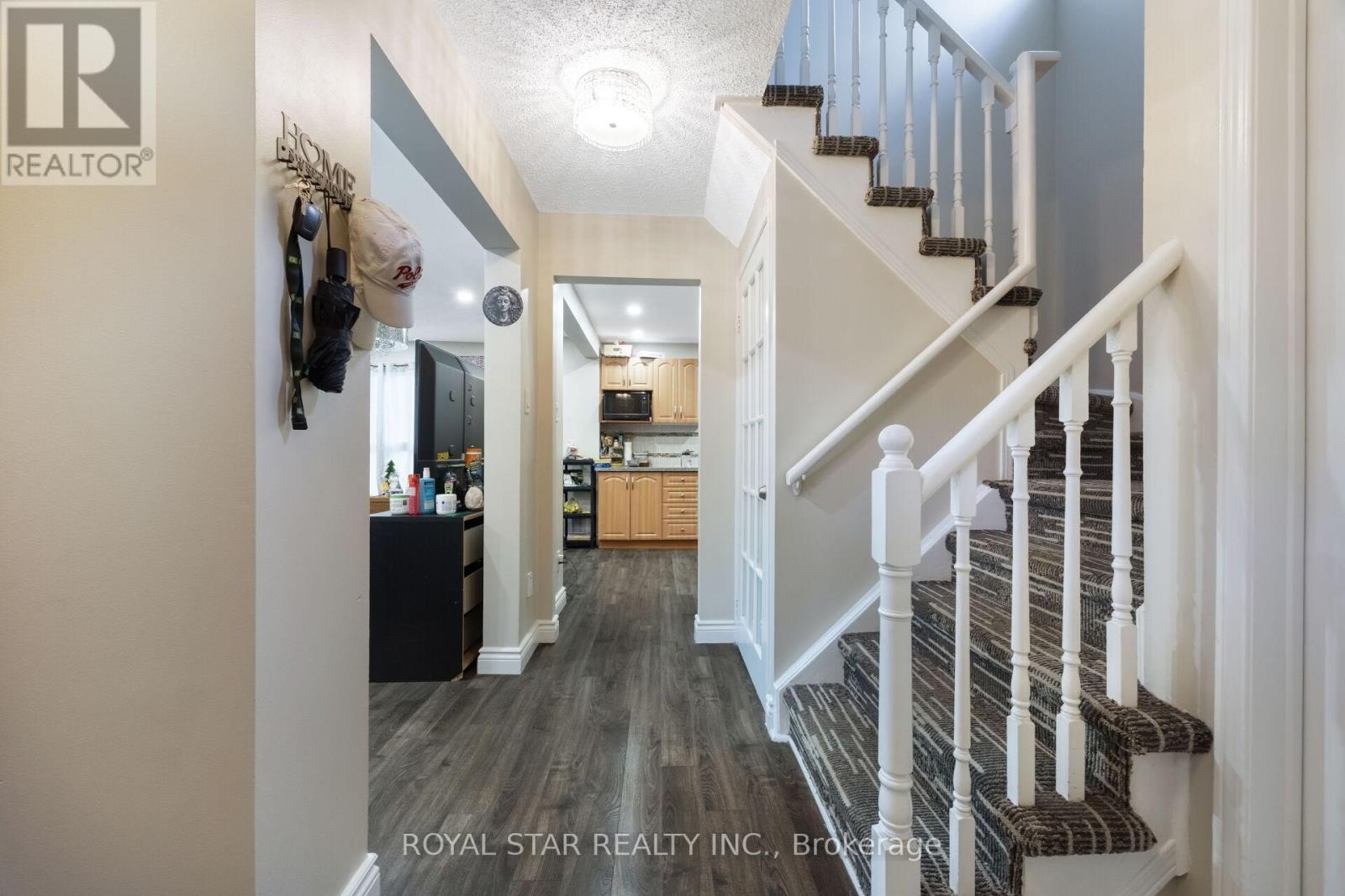 137 Ecclestone Drive, Brampton, Ontario  L6X 3P7 - Photo 10 - W12592022