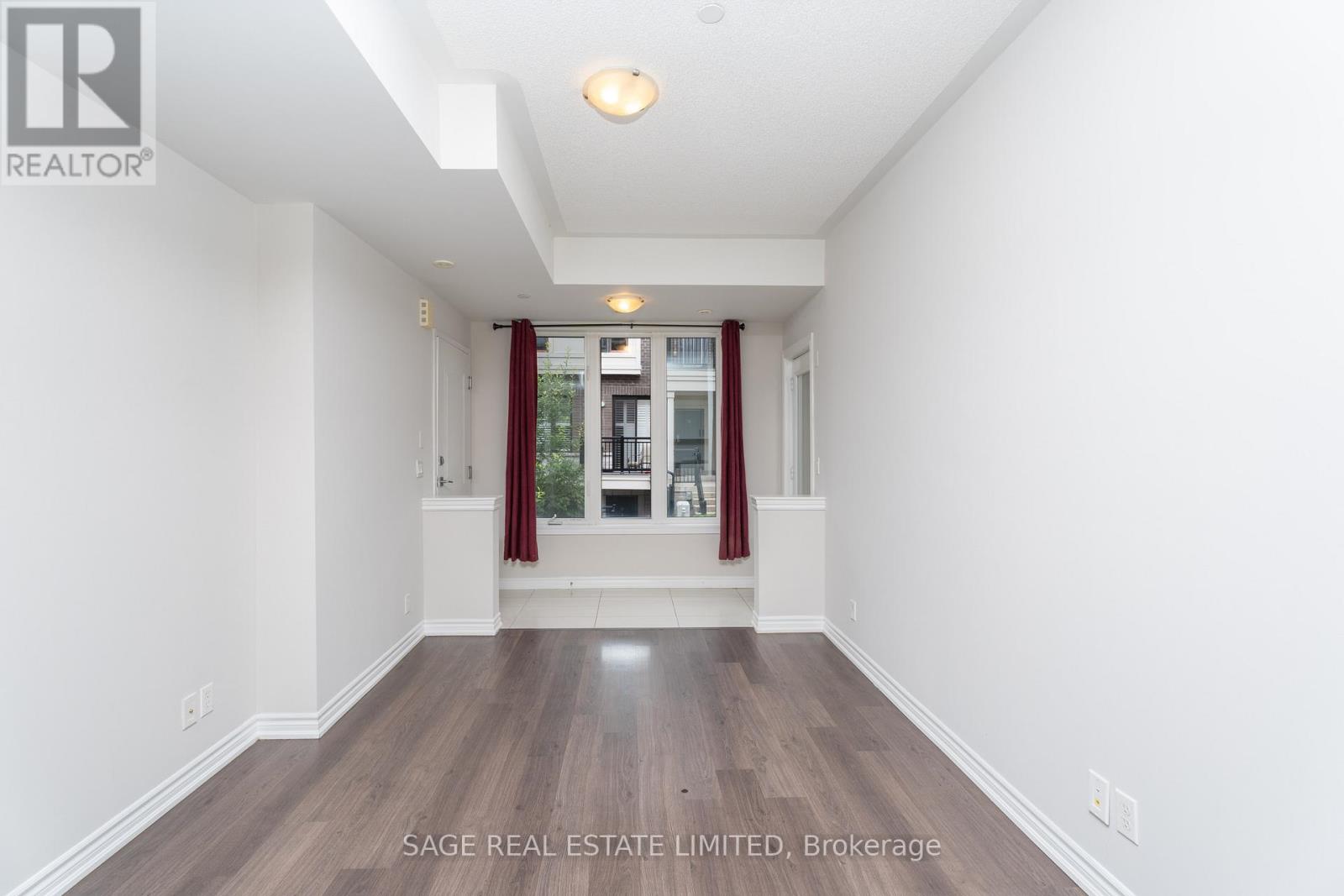 5 - 140 Long Branch Avenue, Toronto, Ontario M8W 0B1 - Photo 7 - W12591986