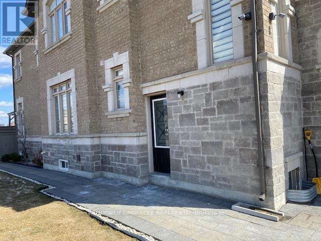 12 LONE ROCK CIRCLE, Brampton, Ontario