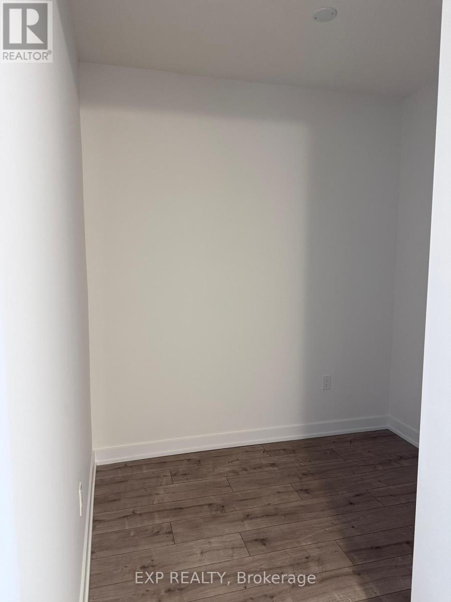 302 - 500 Plains Road E, Burlington, Ontario L7T 2E1 - Photo 23 - W12592090