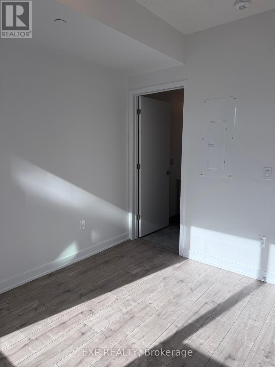 302 - 500 Plains Road E, Burlington, Ontario L7T 2E1 - Photo 20 - W12592090