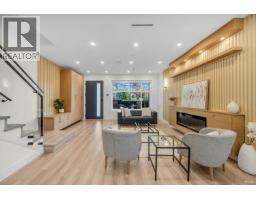 1 2705 E 3RD AVENUE, Vancouver, British Columbia