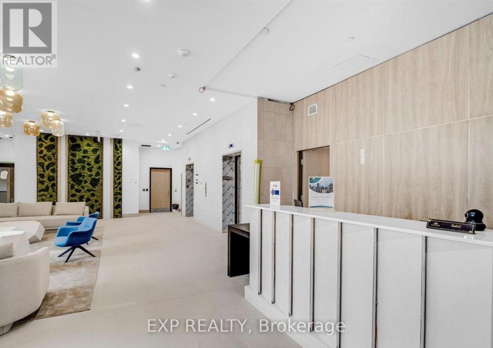 302 - 500 Plains Road E, Burlington, Ontario L7T 2E1 - Photo 8 - W12592090