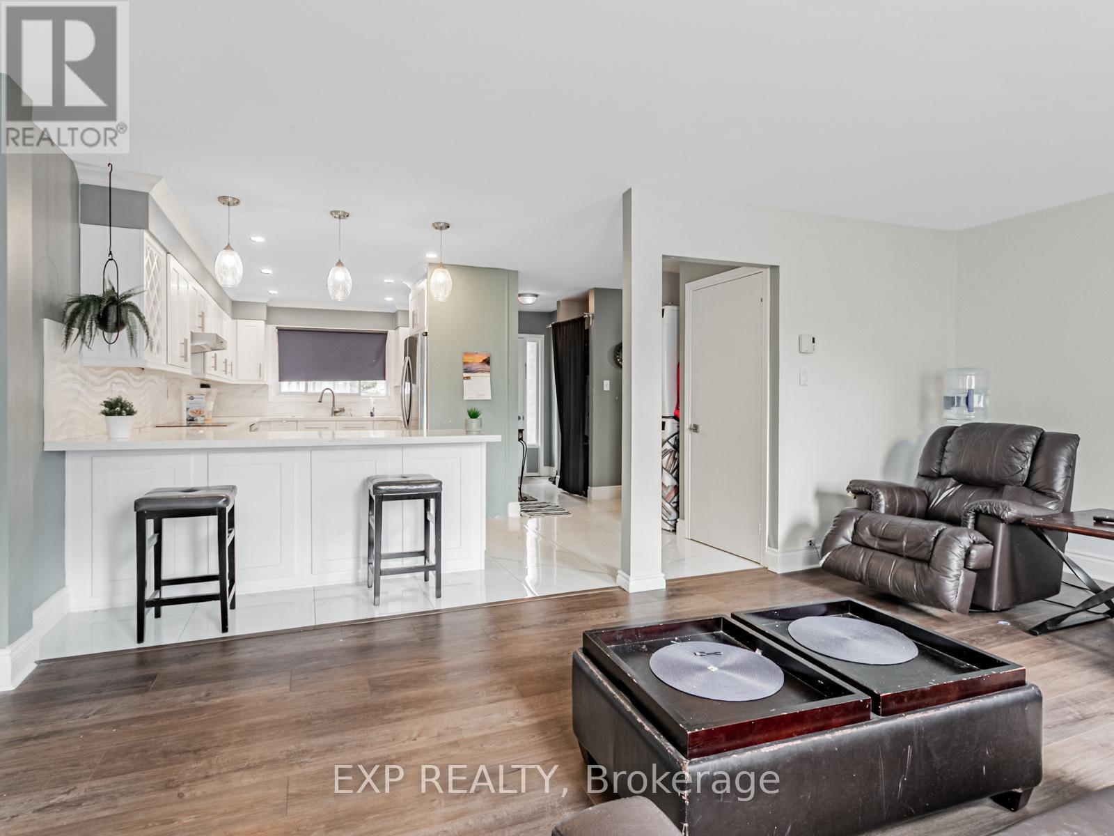 64 - 2050 Upper Middle Road, Burlington, Ontario  L7P 3R9 - Photo 6 - W12592156