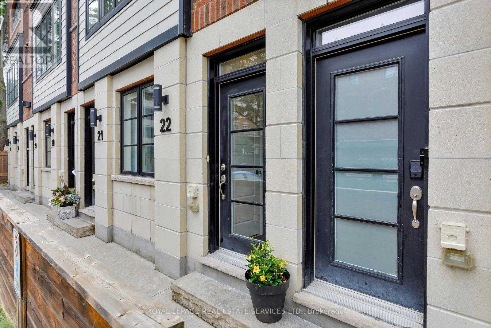 22 - 405 Plains Road E, Burlington, Ontario  L7T 2C9 - Photo 3 - W12592164