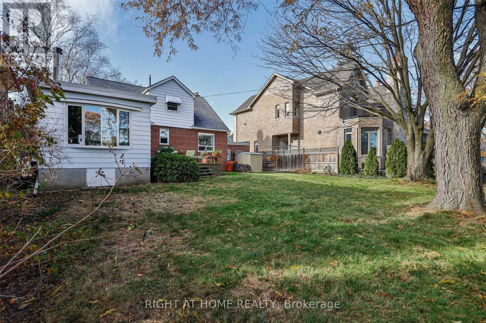 123 Ashbourne Drive, Toronto, Ontario  M9B 4H9 - Photo 21 - W12592206