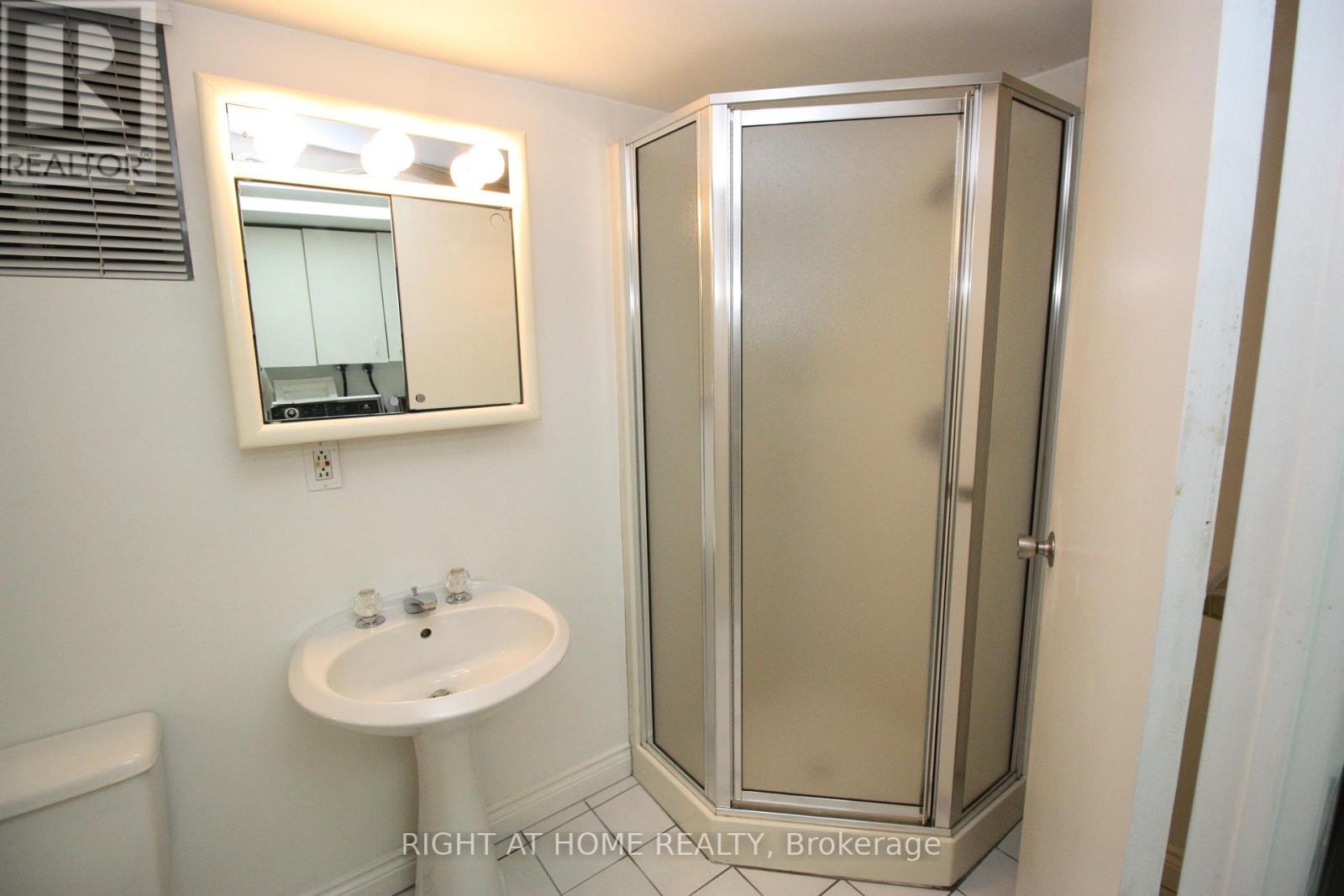 123 Ashbourne Drive, Toronto, Ontario  M9B 4H9 - Photo 19 - W12592206