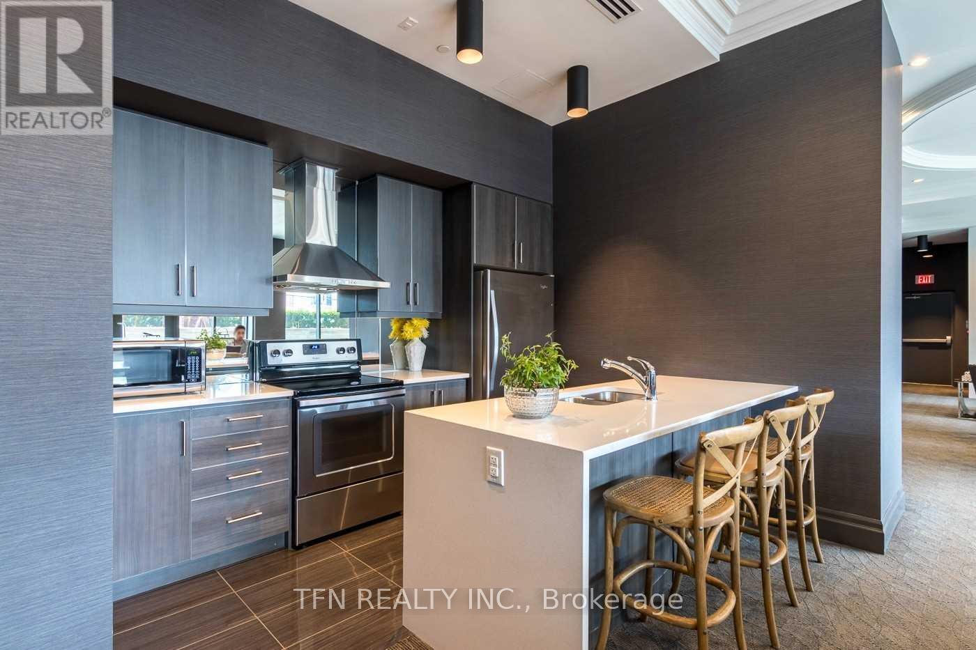 411 - 3563 Lake Shore Boulevard W, Toronto, Ontario  M8W 1P4 - Photo 13 - W12592214