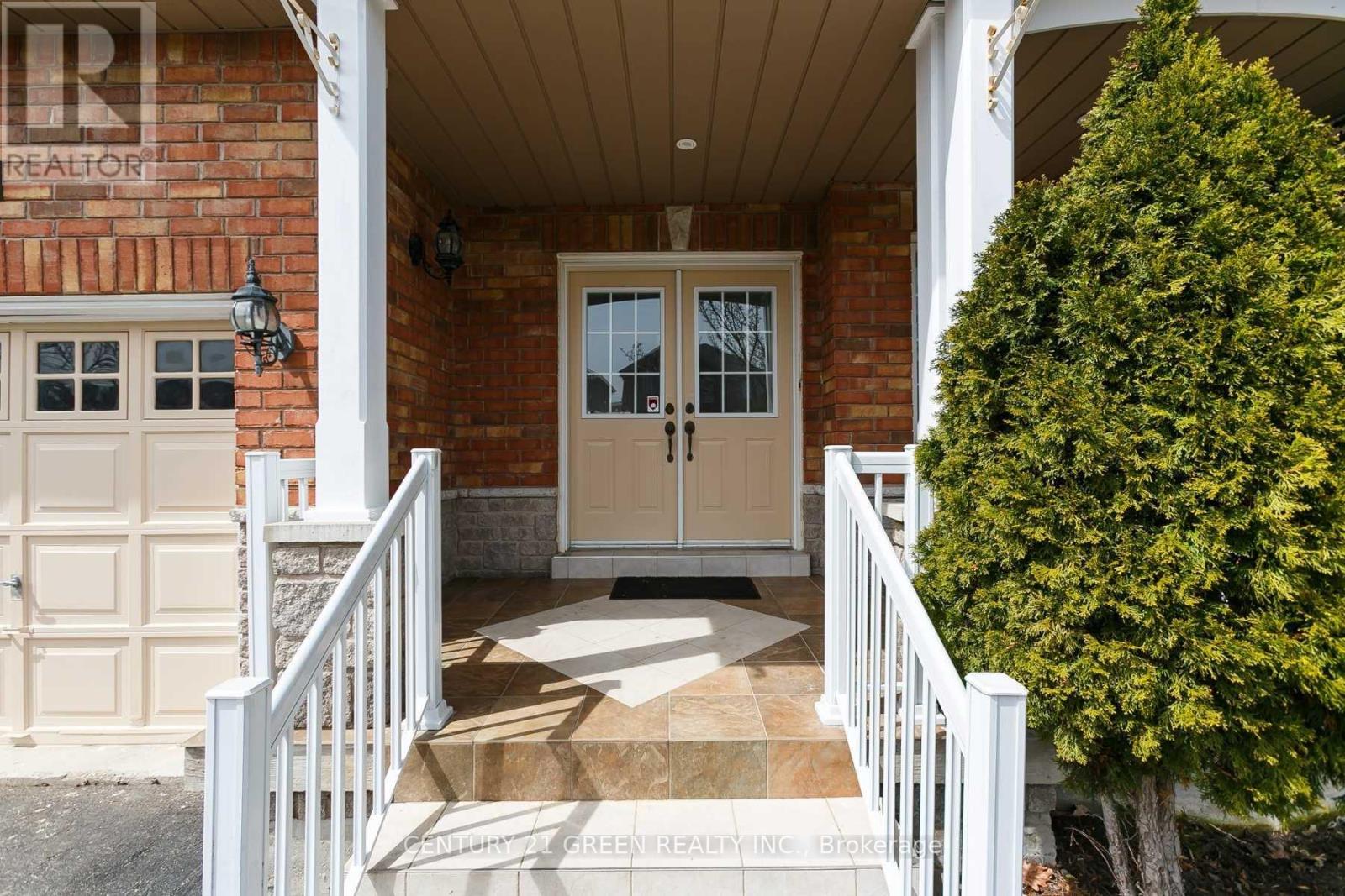 Main & Upper Floor - 3241 Bruzan Crescent, Mississauga, Ontario  L5N 8E7 - Photo 2 - W12592210